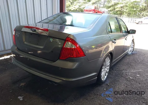 2011 Ford Fusion Hybrid z USA, uszkodzony, nr VIN 3FADP0L3XBR326626